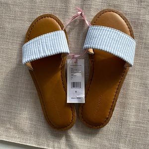 NWT Vineyard Vines sandals Size 8